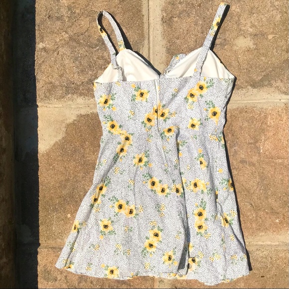 Adorable Daisy Patterned Sundress from Speechless - Picture 2 of 6